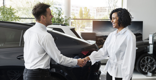 Quelle différence entre un courtier et un mandataire auto ?